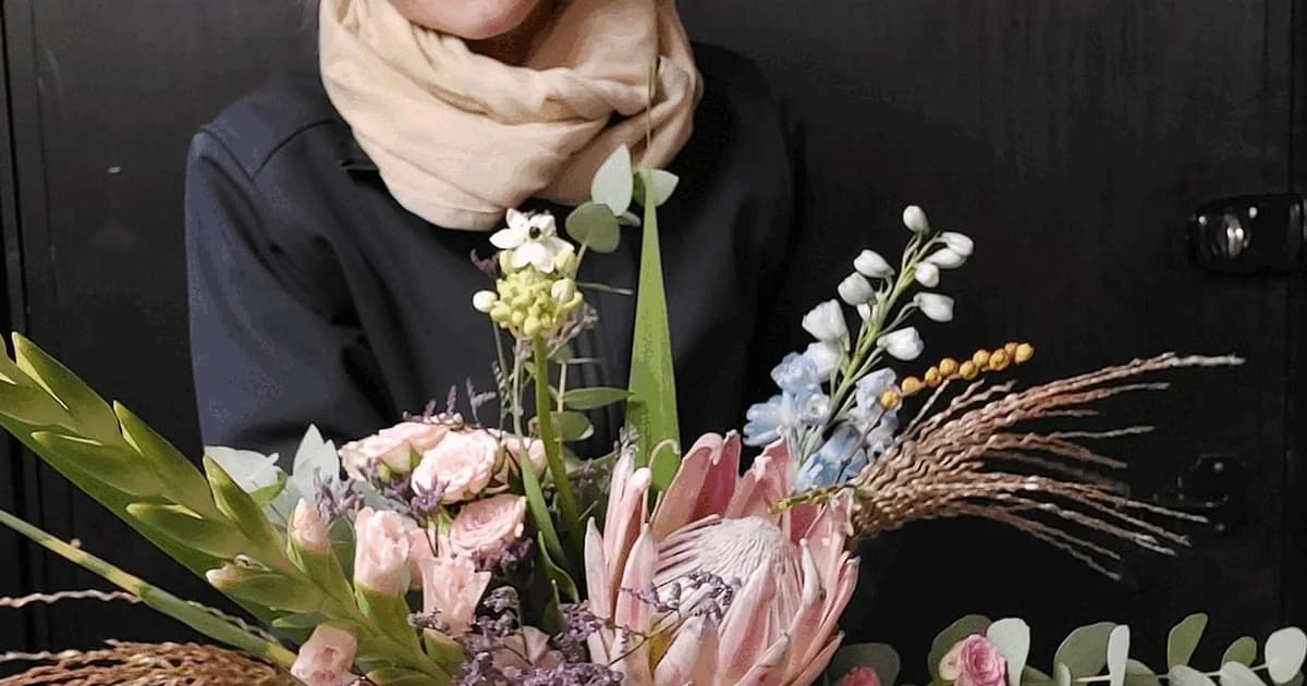 Blomsterdekoratøren, fra Blåbærgårdens Blomster, giver sit bud på årets juledekorationer