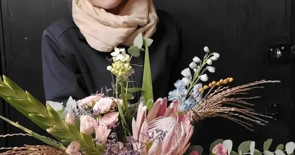 Blomsterdekoratøren, fra Blåbærgårdens Blomster, giver sit bud på årets juledekorationer